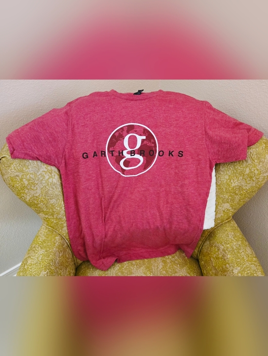 Tultex Tops - Garth Brooks 2014-2017 World Tour Concert T-Shirt - Red Heather - Size Medium